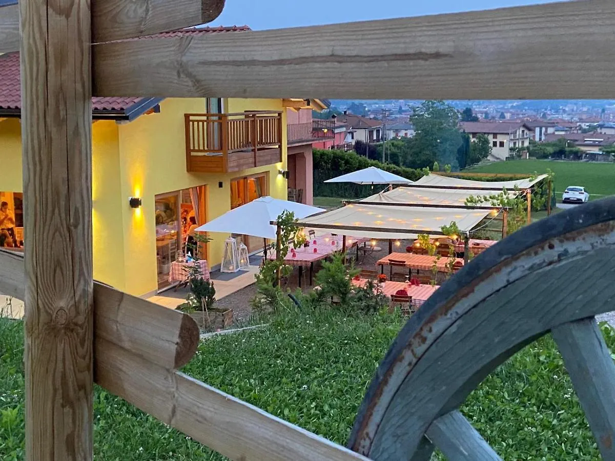 Agriturismo La Soglia Del Parco Ranica 0*,  Italien